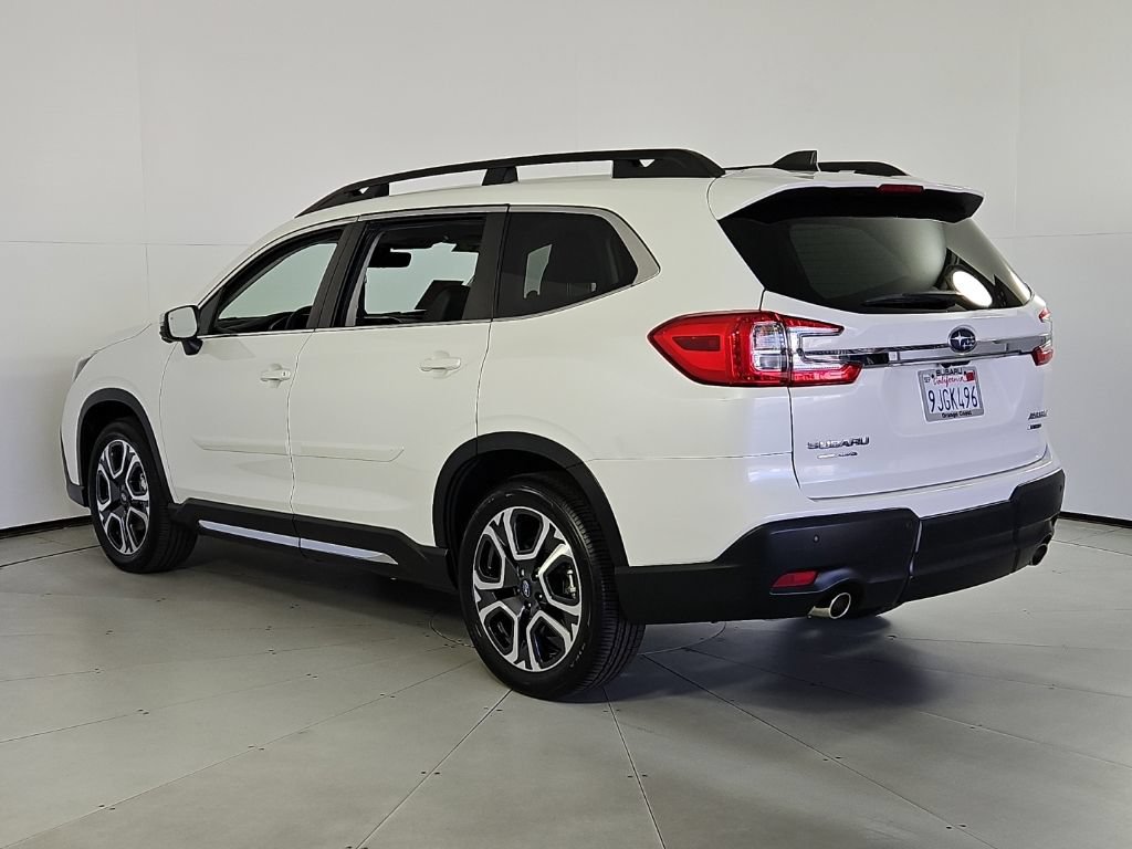 Used 2023 Subaru Ascent Limited w/ Technology Package AWD/4WD image 9