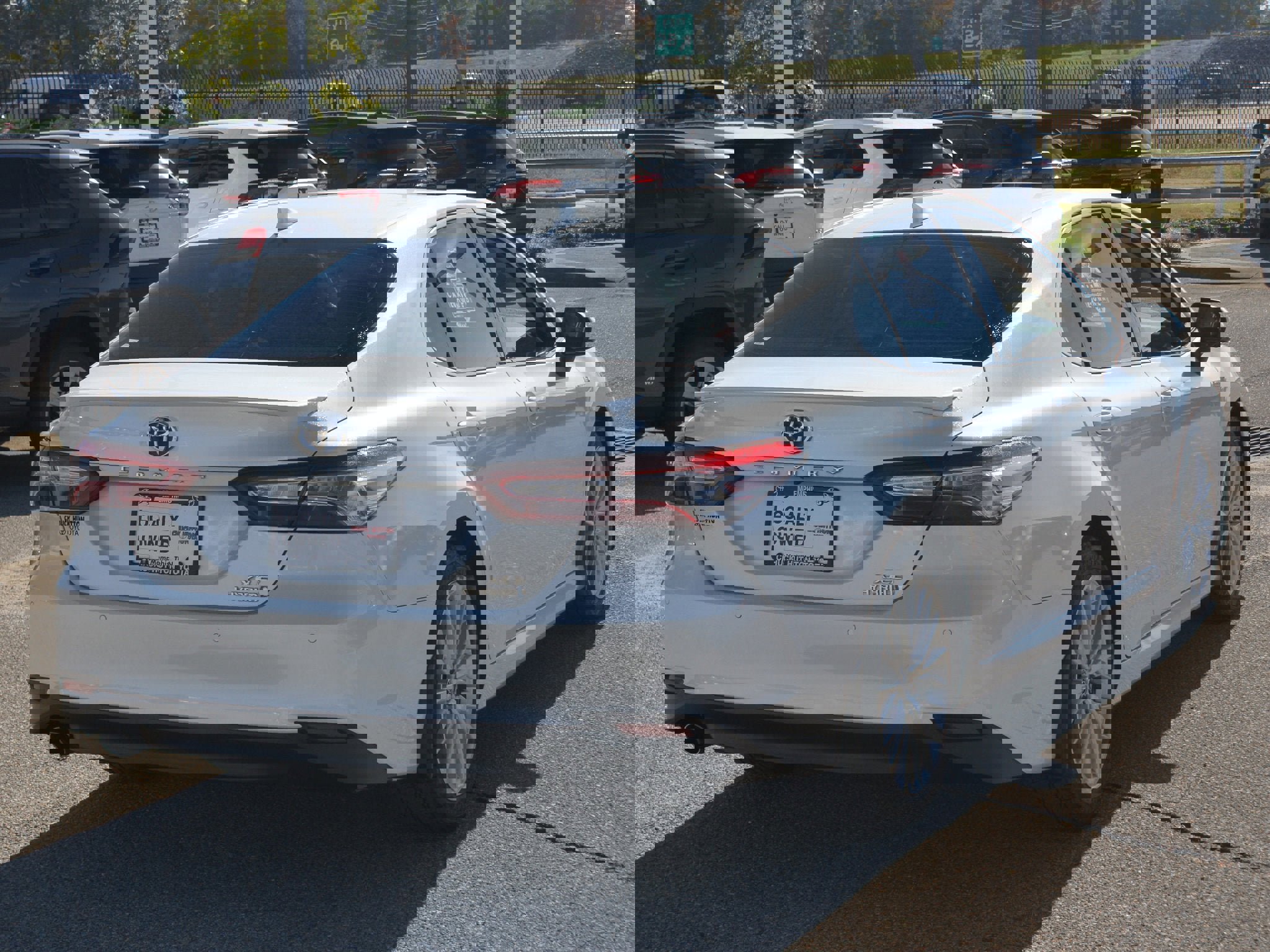 Used 2019 Toyota Camry XLE image 20