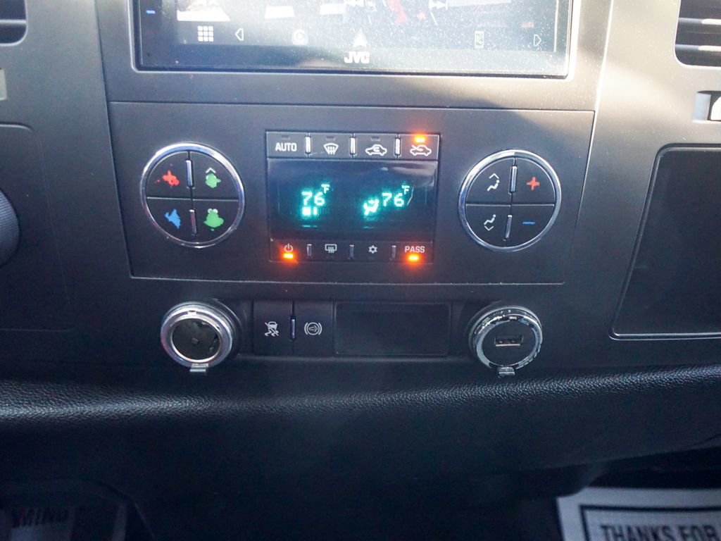 Used 2011 GMC Sierra 3500 SLE w/ SLE Preferred Package image 22