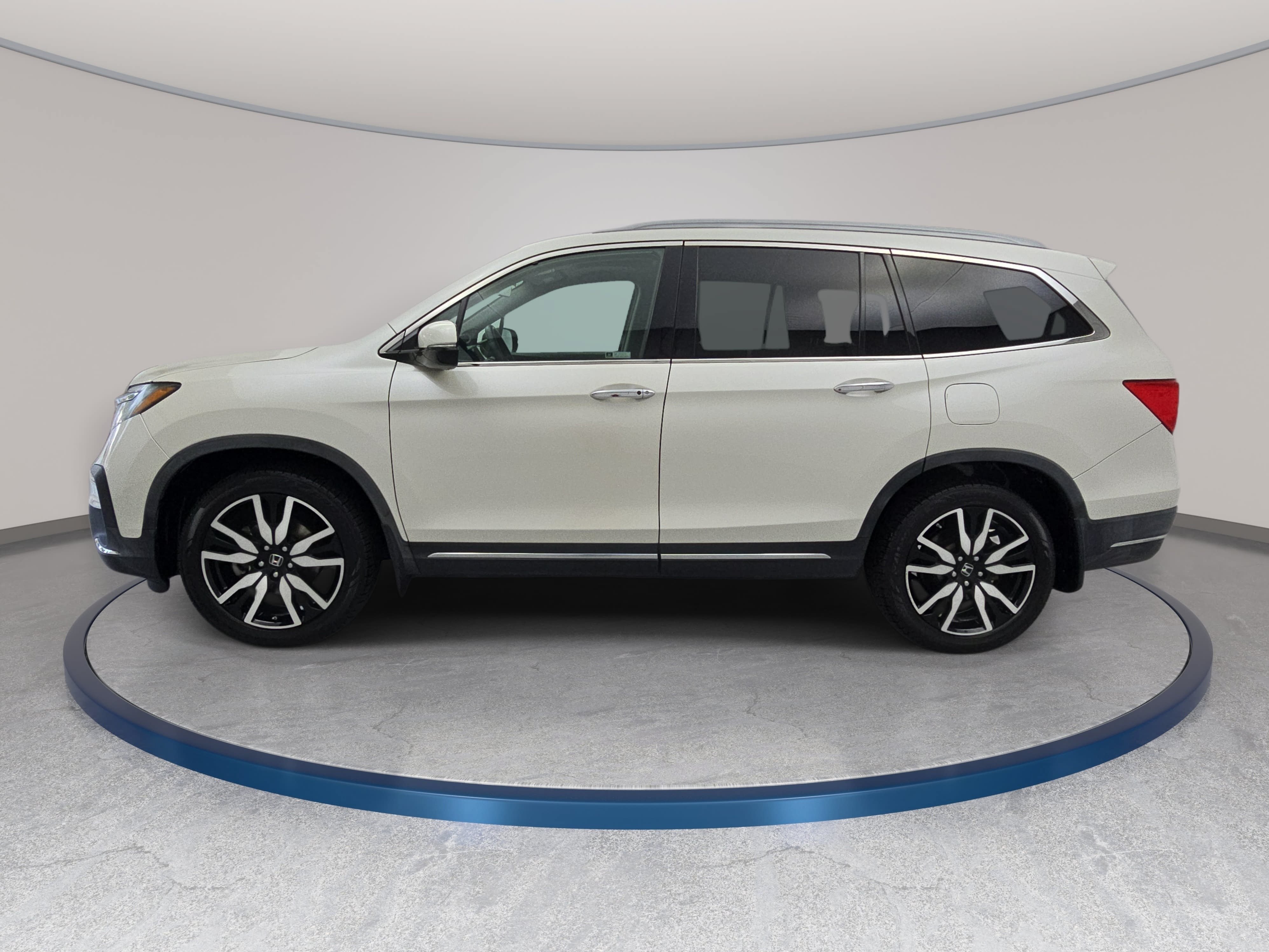 Used 2019 Honda Pilot Touring image 8