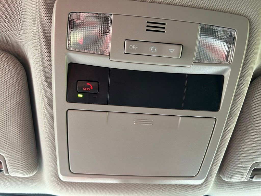 Used 2022 Toyota Tacoma SR5 w/ Technology Package image 29