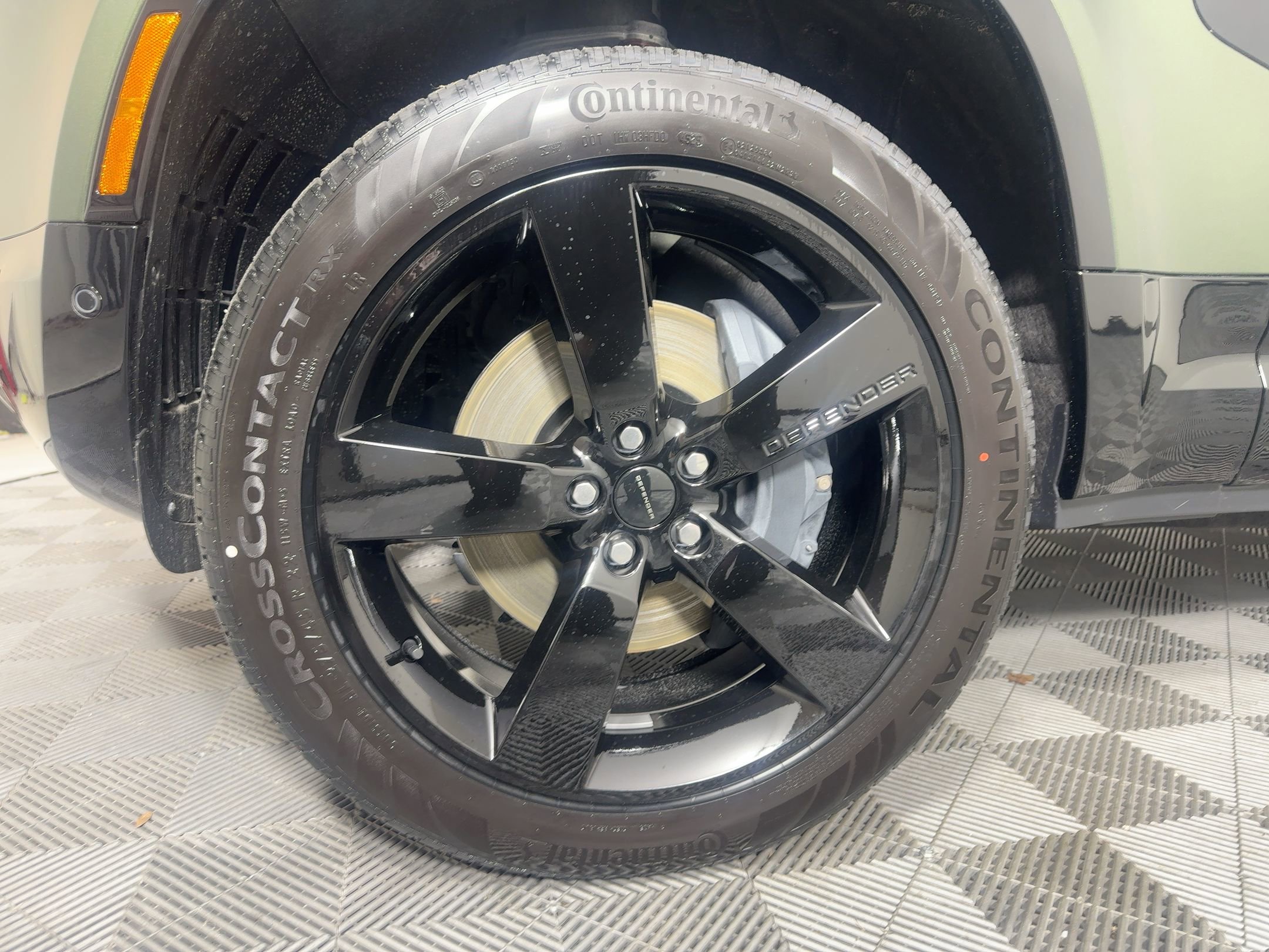 New 2026 Land Rover Defender 110 X-Dynamic SE image 12