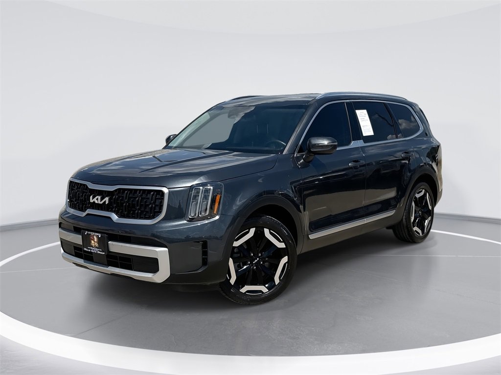 Used 2024 Kia Telluride EX w/ EX Captain's Chair Package image 1