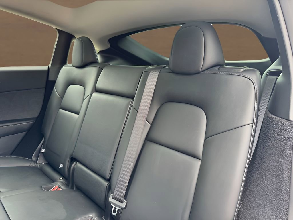 Used 2024 Tesla Model Y Long Range RWD image 18