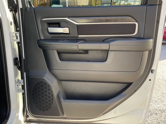 Used 2024 RAM 3500 Big Horn image 13