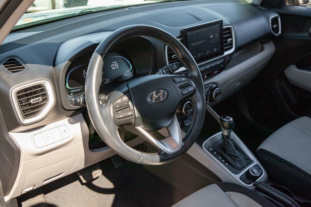 Used 2023 Hyundai Venue SEL image 10