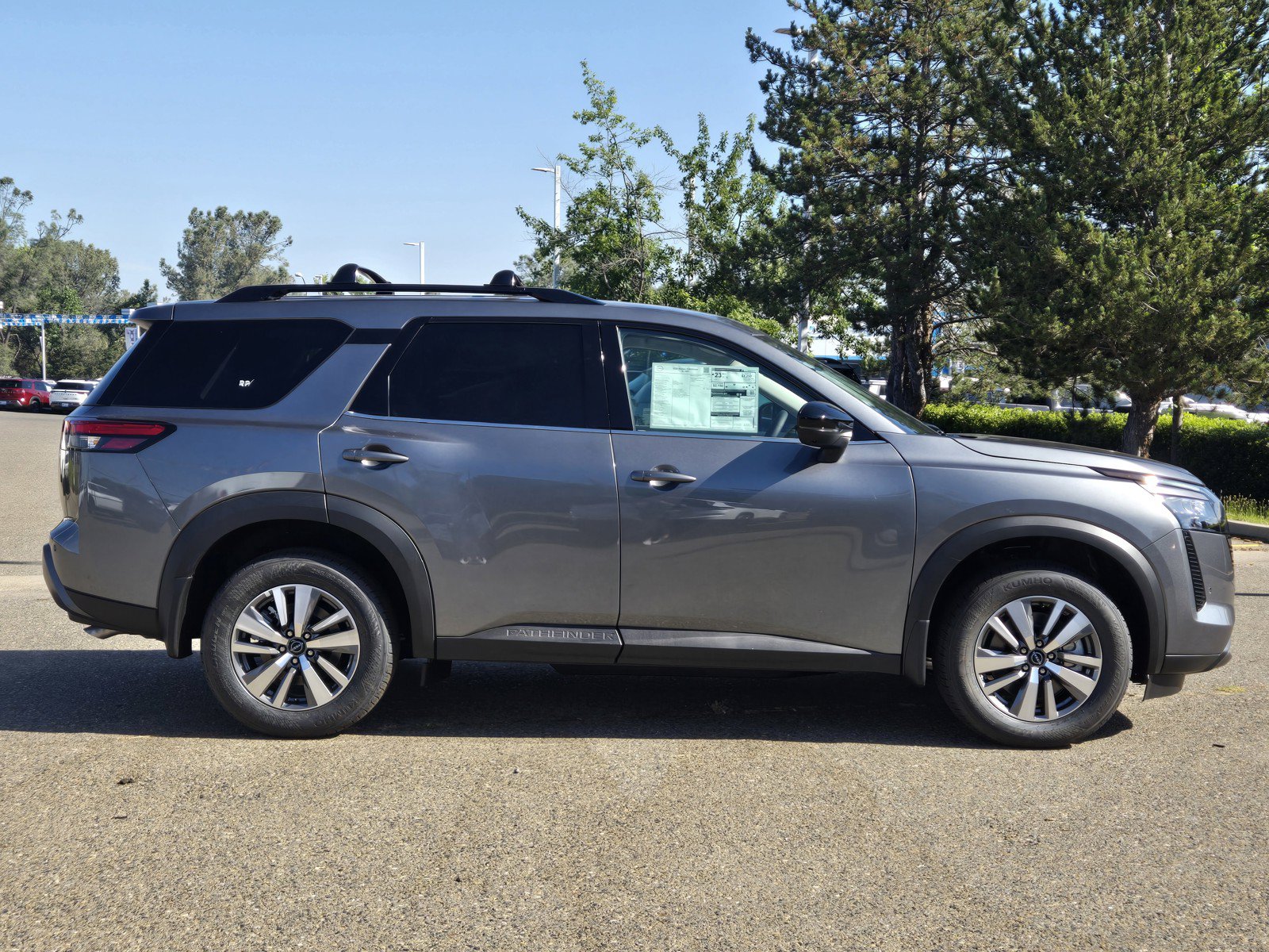 New 2026 Nissan Pathfinder SL AWD/4WD image 3