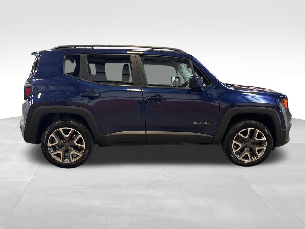Used 2017 Jeep Renegade Latitude w/ Cold Weather Group image 6