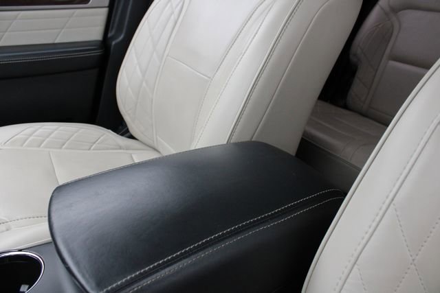Used 2018 Ford Explorer Platinum AWD/4WD image 19
