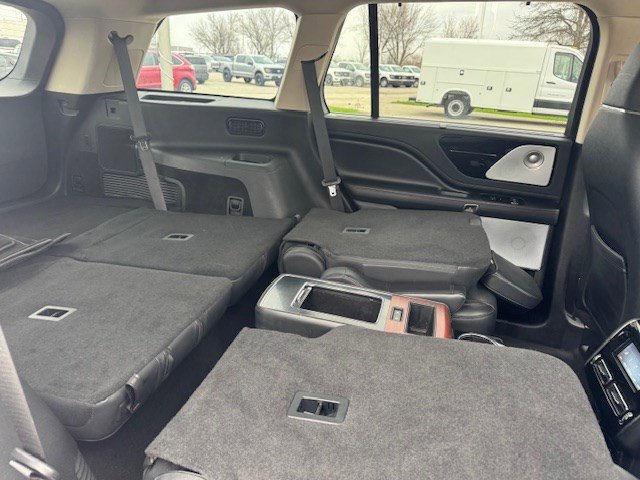 Used 2021 Lincoln Aviator Grand Touring w/ Equipment Group 302A image 38