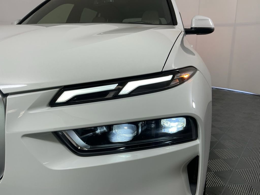 Certified 2024 BMW X7 xDrive40i image 8