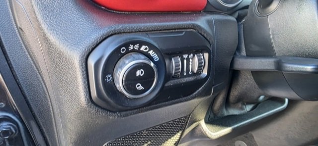 Used 2020 Jeep Gladiator Rubicon image 16