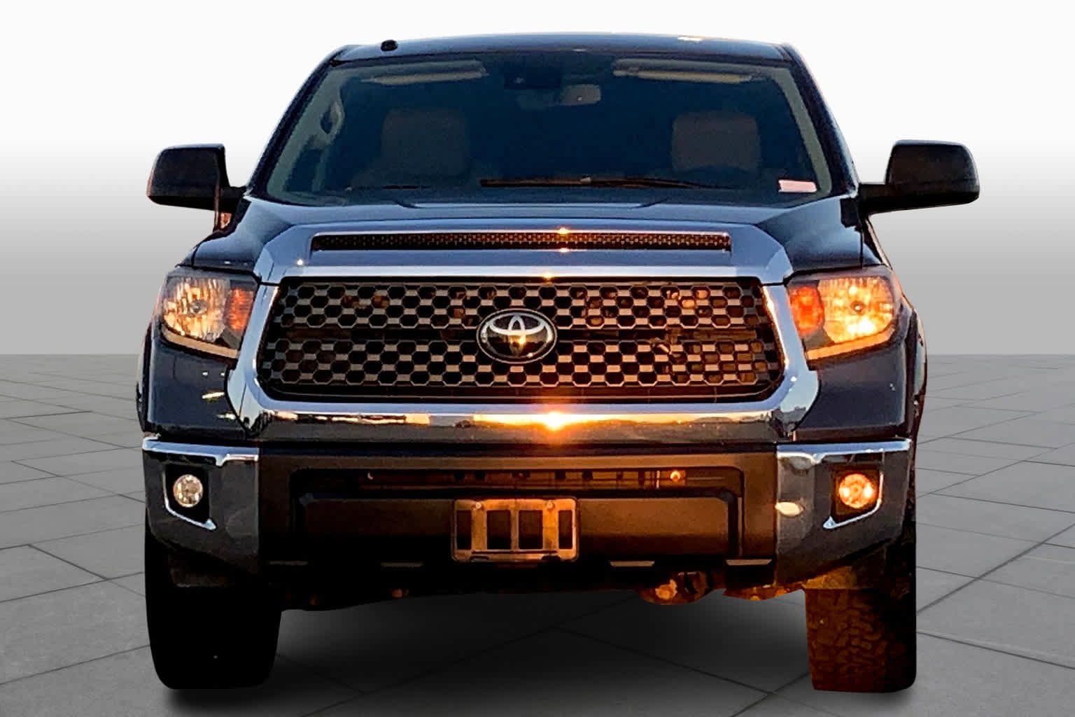 Used 2018 Toyota Tundra SR5 w/ SR5 Upgrade Package RWD image 4