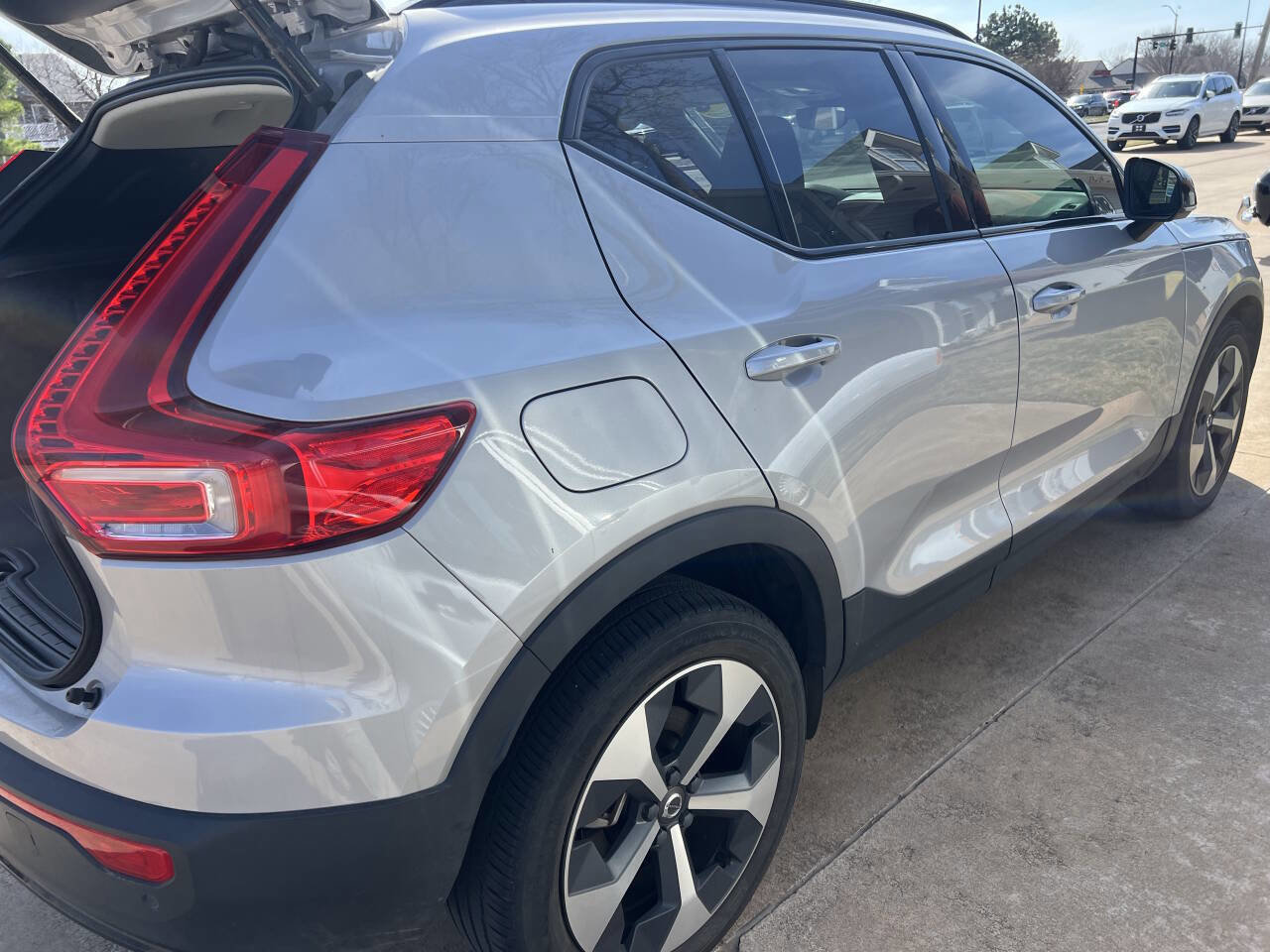 Used 2023 Volvo XC40 B5 Plus w/ Protection Package Premier image 6