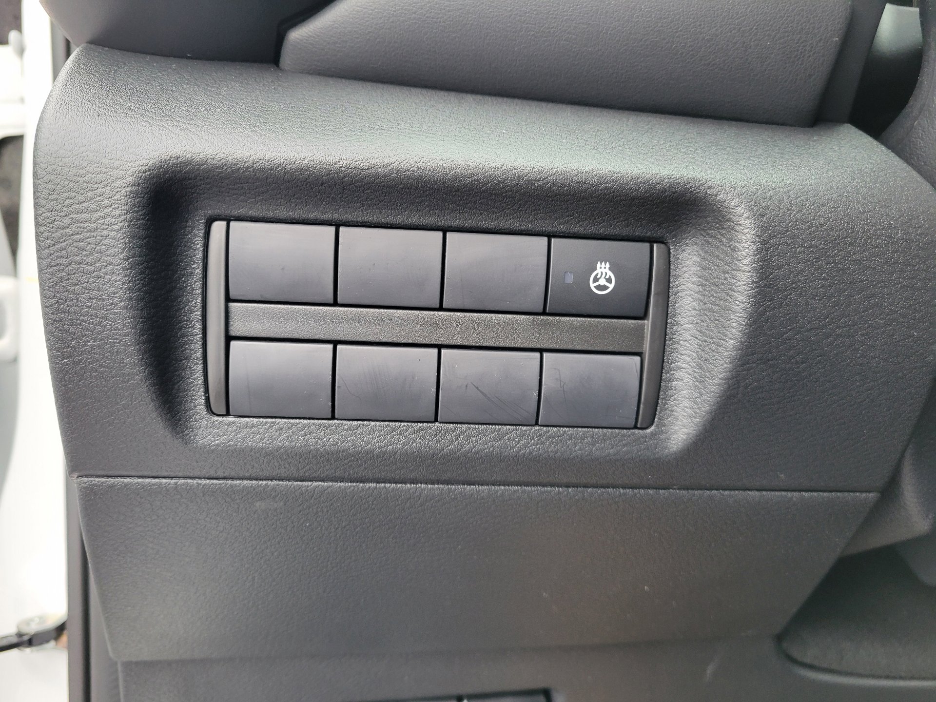 Certified 2023 Nissan Kicks SR w/ SR Premium Package image 20