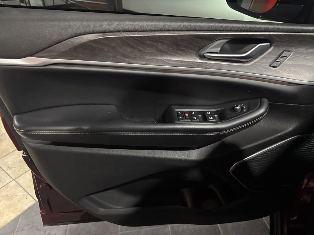 Used 2023 Jeep Grand Cherokee 4WD 4xe image 39