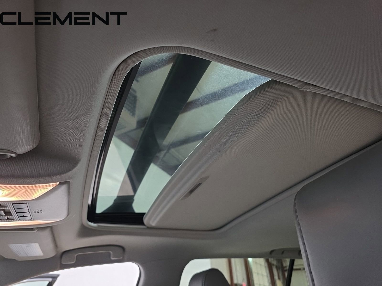 Used 2021 Toyota RAV4 XLE Premium image 27