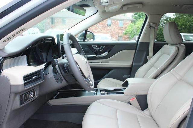 Used 2023 Lincoln Corsair AWD w/ Equipment Group 101A image 13