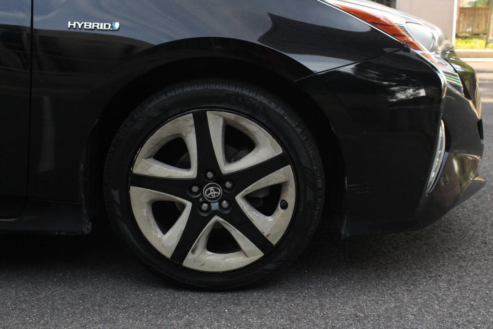 Used 2016 Toyota Prius Four Touring FWD image 4