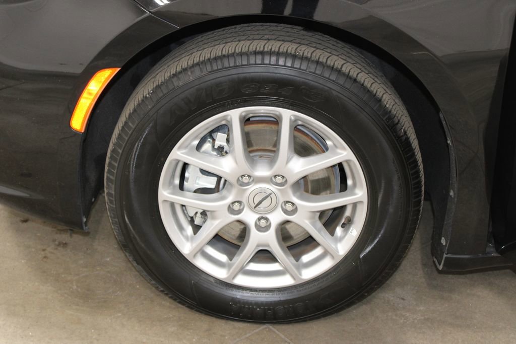 Used 2025 Chrysler Pacifica Select image 48