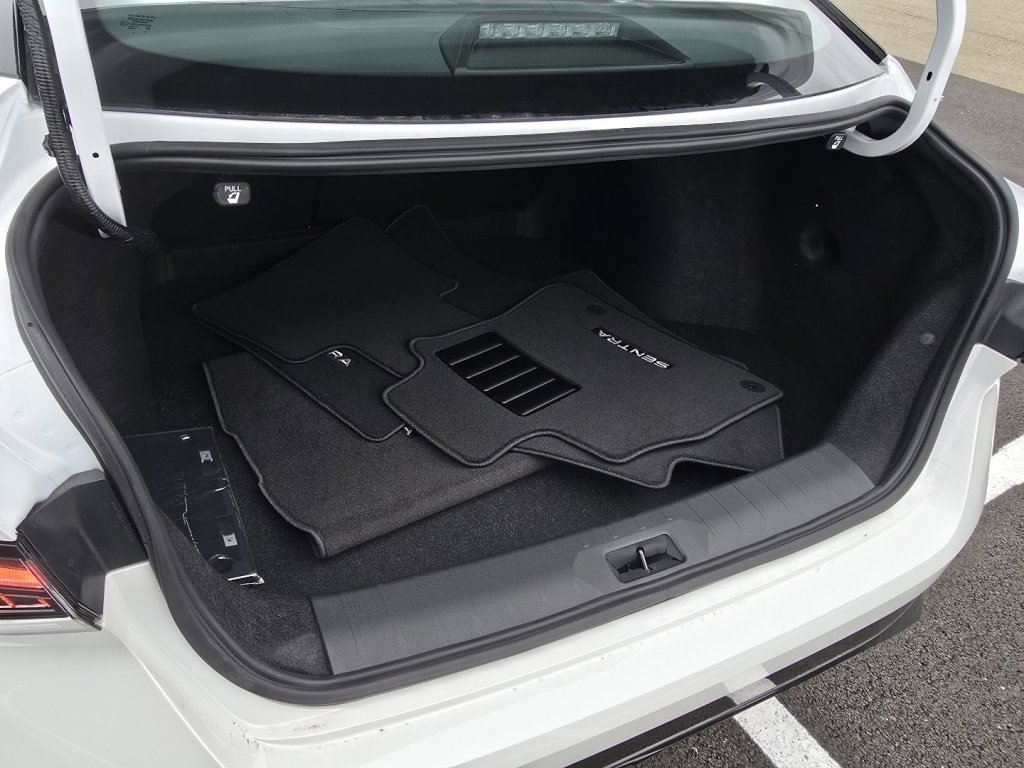 New 2026 Nissan Sentra SR w/ Floor Mat Package image 9