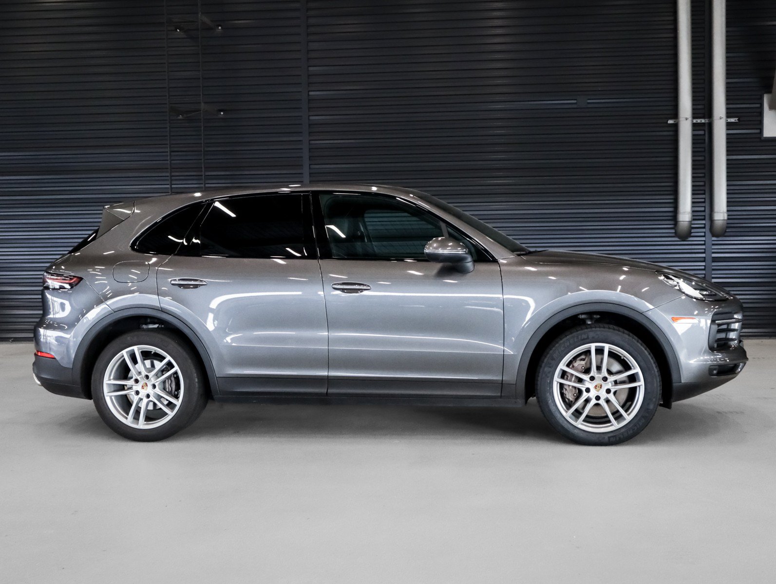 Used 2023 Porsche Cayenne AWD/4WD image 11