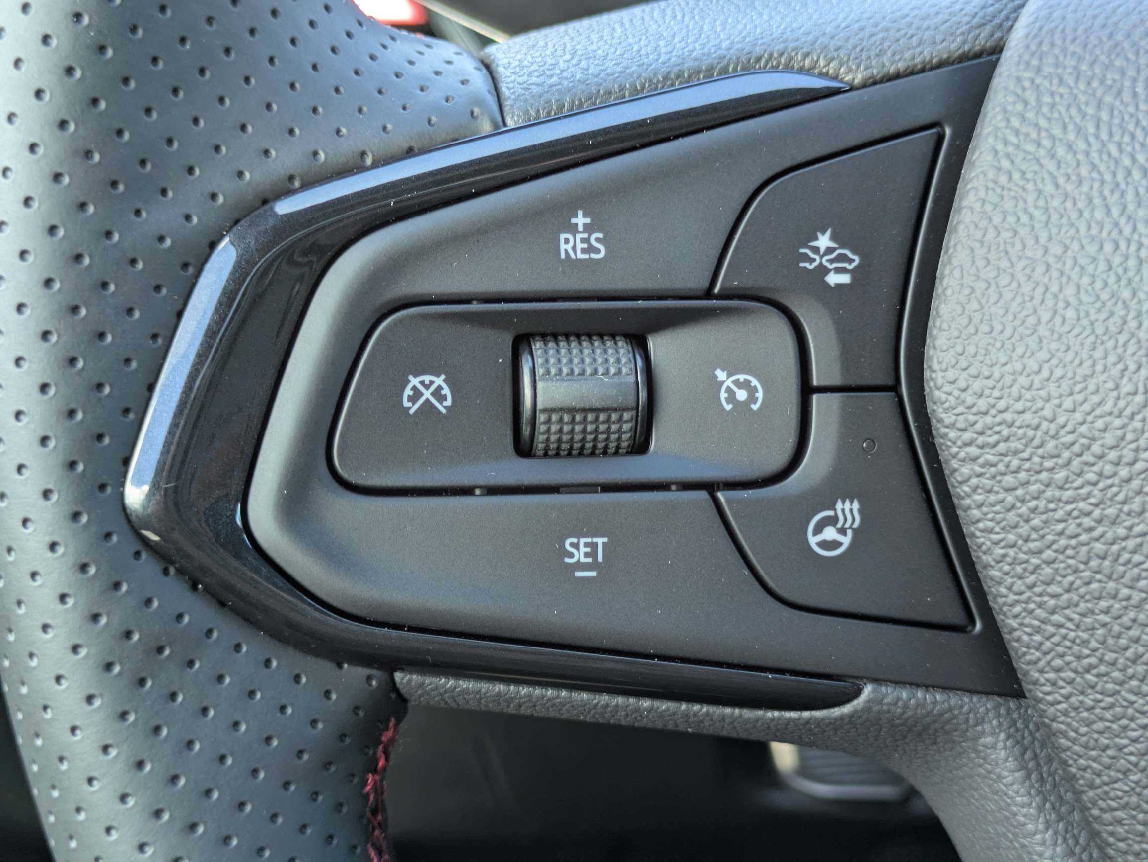 New 2026 Chevrolet Trax RS w/ Driver Confidence Package FWD image 14