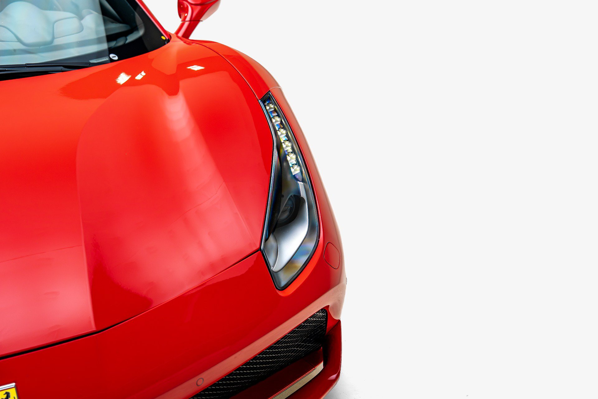 Used 2018 Ferrari 488 GTB RWD image 18