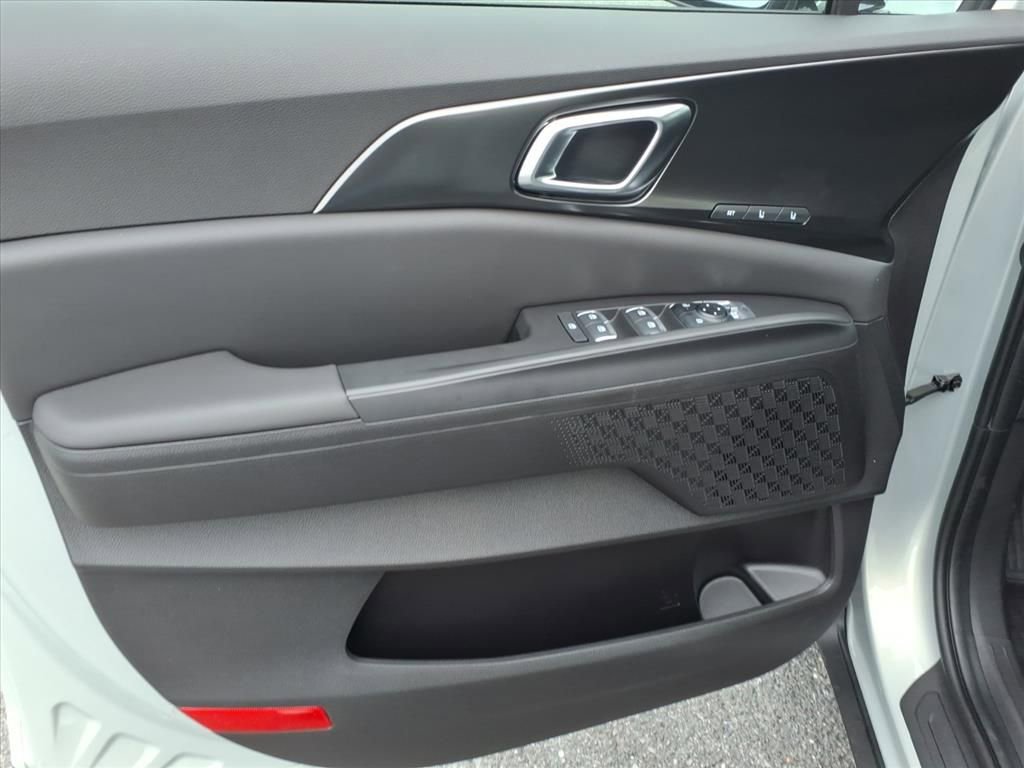 New 2026 Kia Carnival SX w/ SX Dark Edition Package image 11