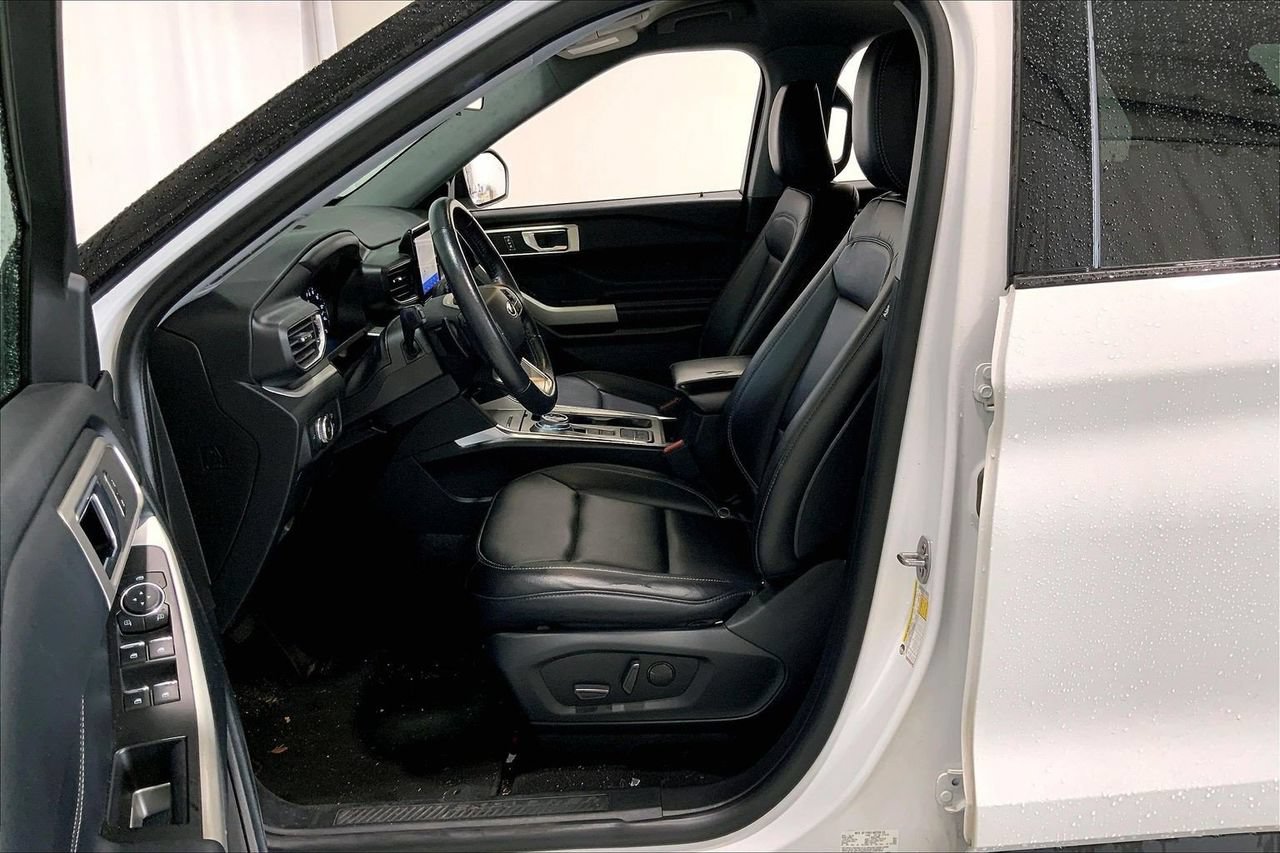 Used 2020 Ford Explorer XLT w/ Equipment Group 202A RWD image 15