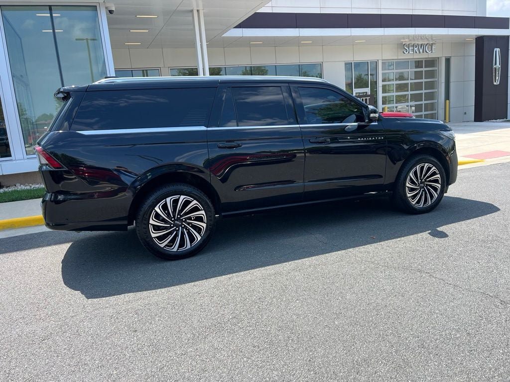 Certified 2025 Lincoln Navigator L Black Label AWD/4WD image 10