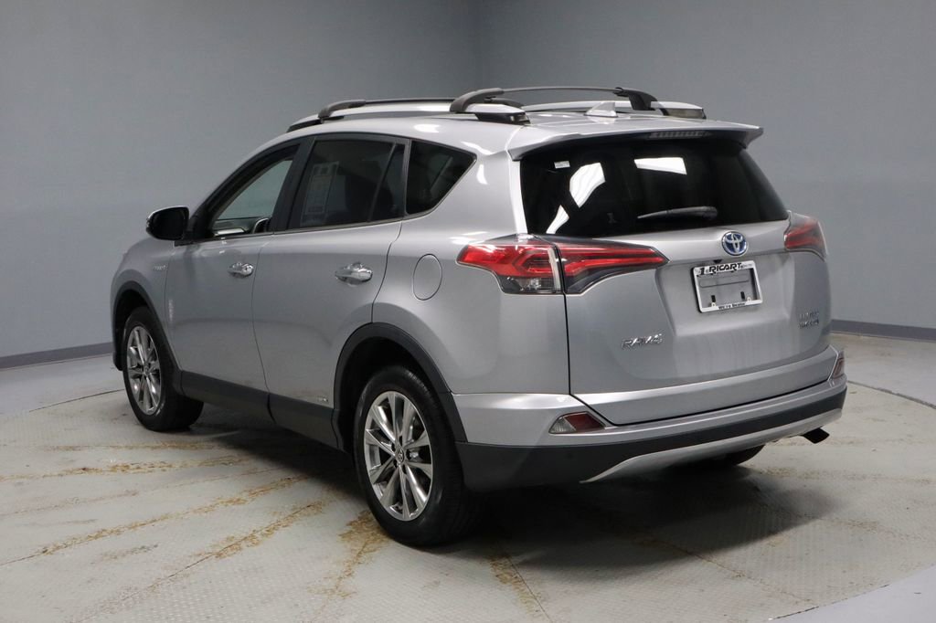 Used 2018 Toyota RAV4 Limited image 9