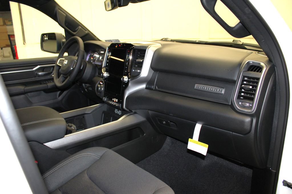 New 2026 RAM 1500 4x4 Crew Cab image 29