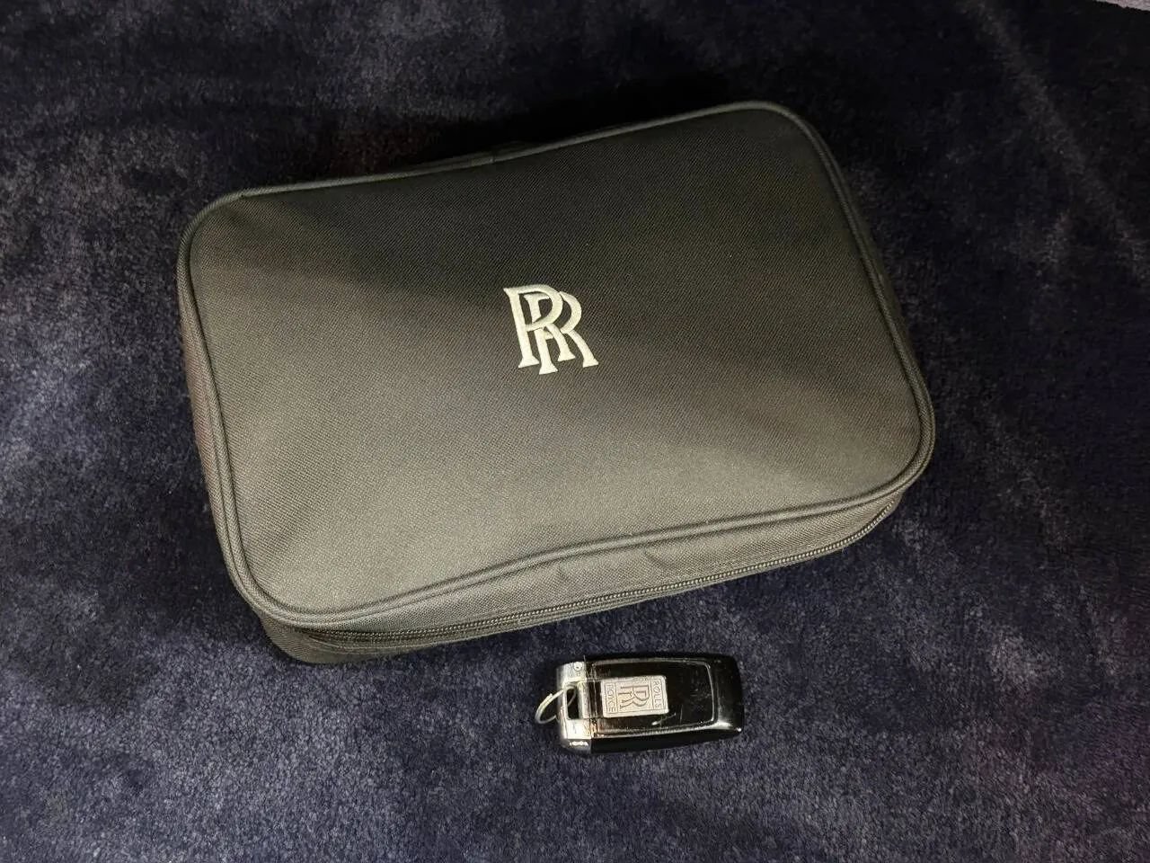Used 2017 Rolls-Royce Dawn RWD image 32