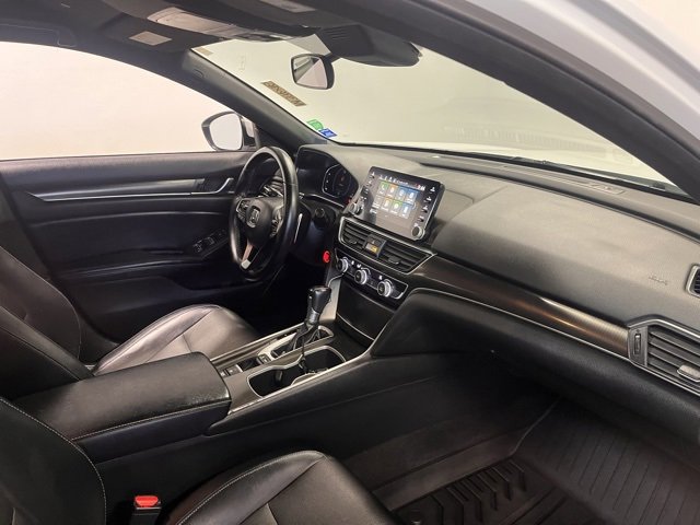 Used 2018 Honda Accord Sport image 11