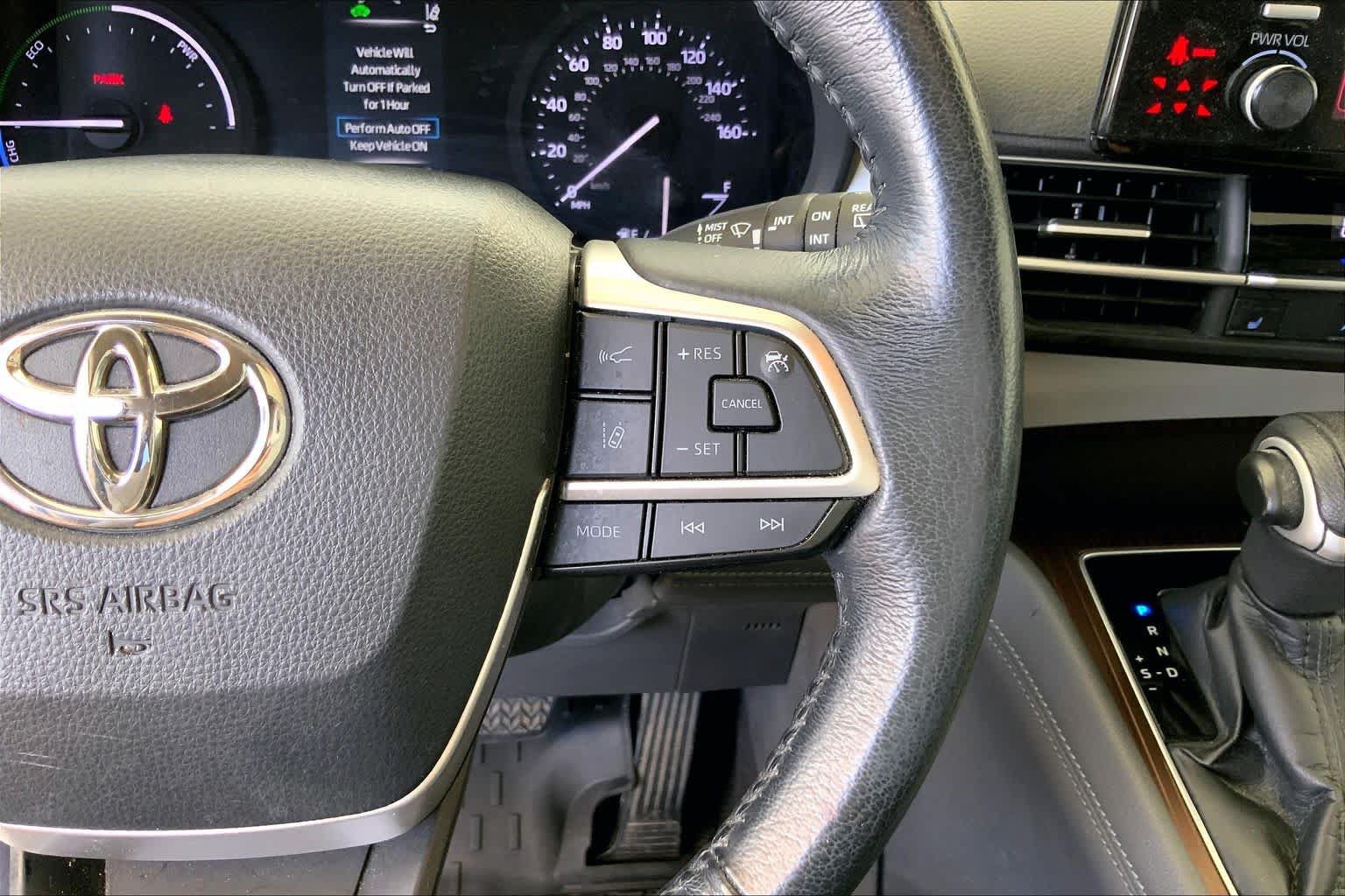 Used 2021 Toyota Sienna XLE FWD image 25