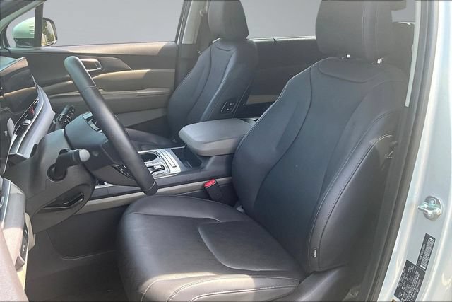 Used 2026 Kia Carnival EX FWD image 21