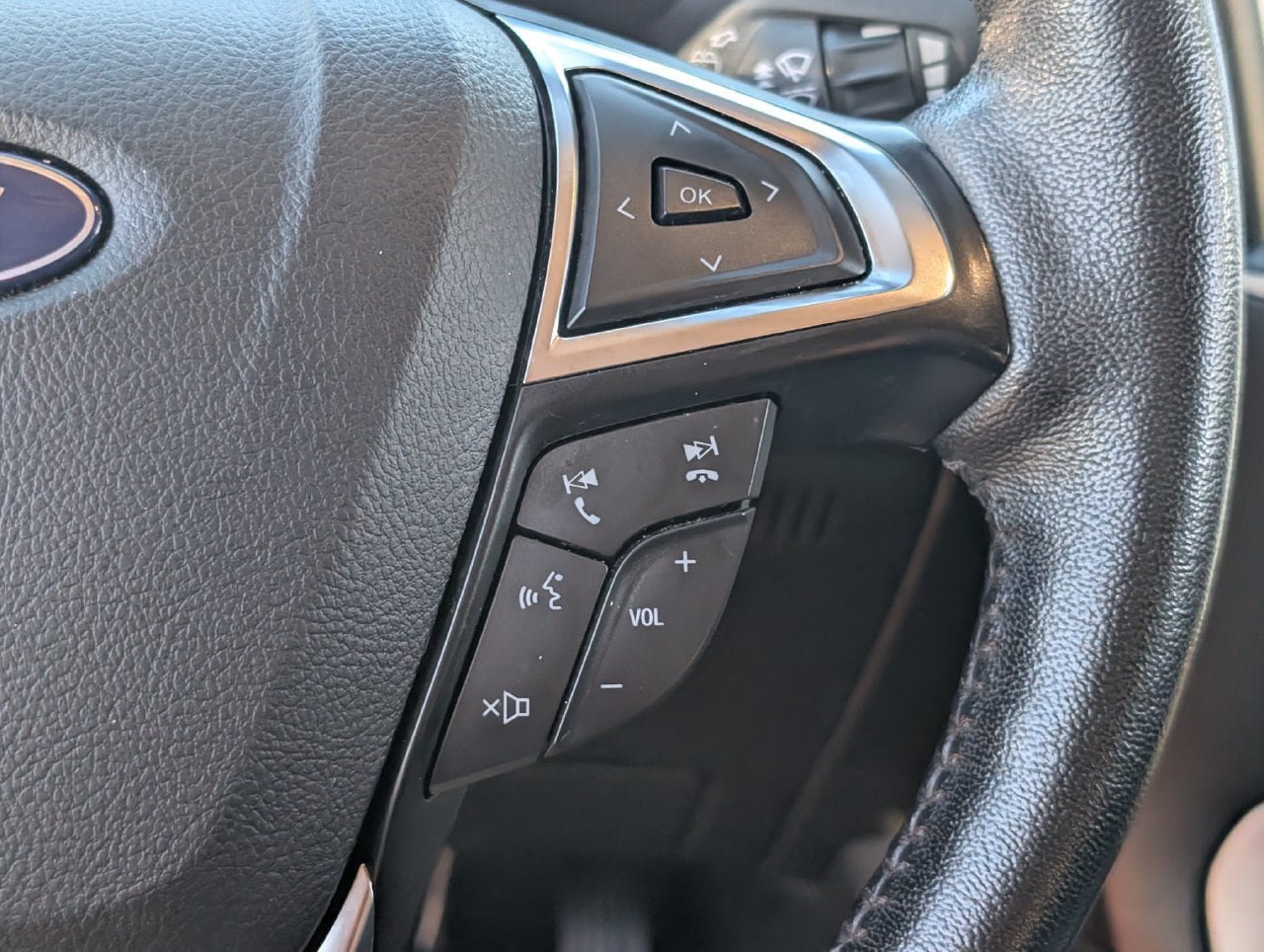 Used 2024 Ford Edge SEL AWD/4WD image 23