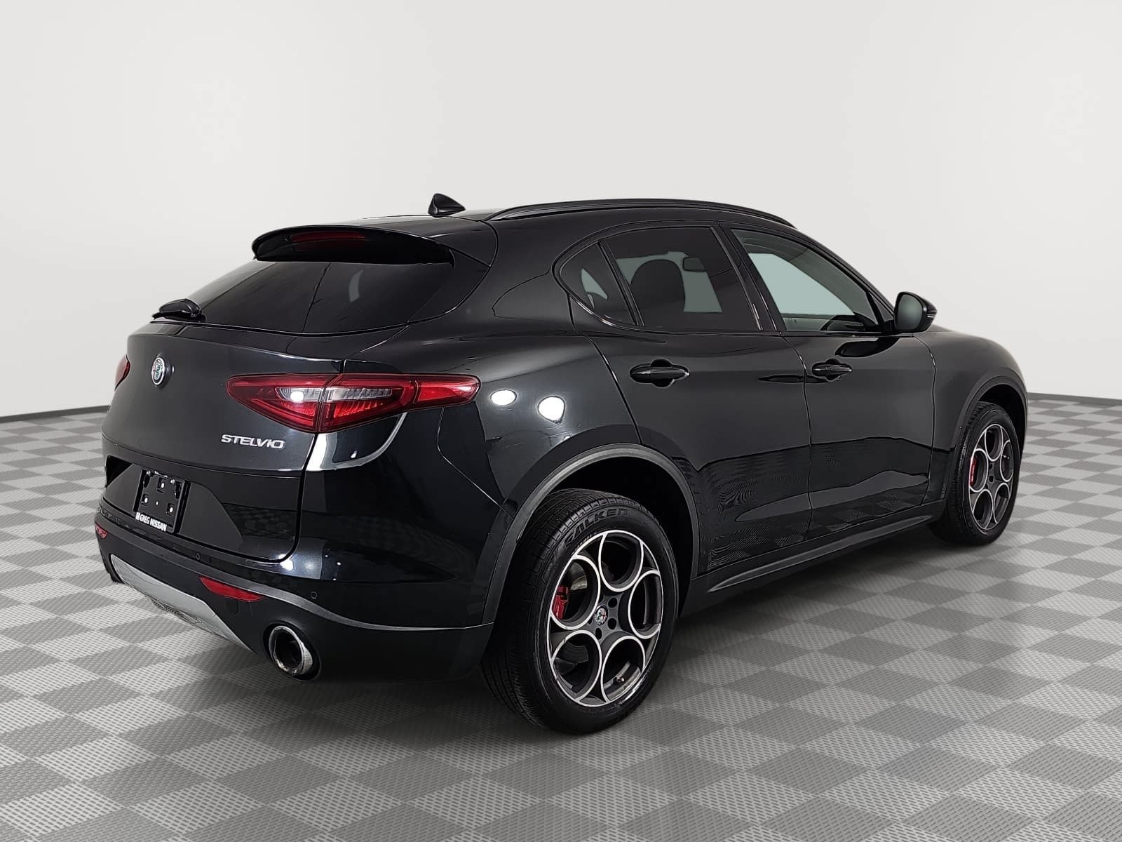 Used 2018 Alfa Romeo Stelvio Sport w/ Quick Order Package 22J Sport AWD/4WD image 8
