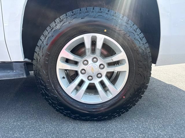 Used 2018 Chevrolet Suburban LT AWD/4WD image 7