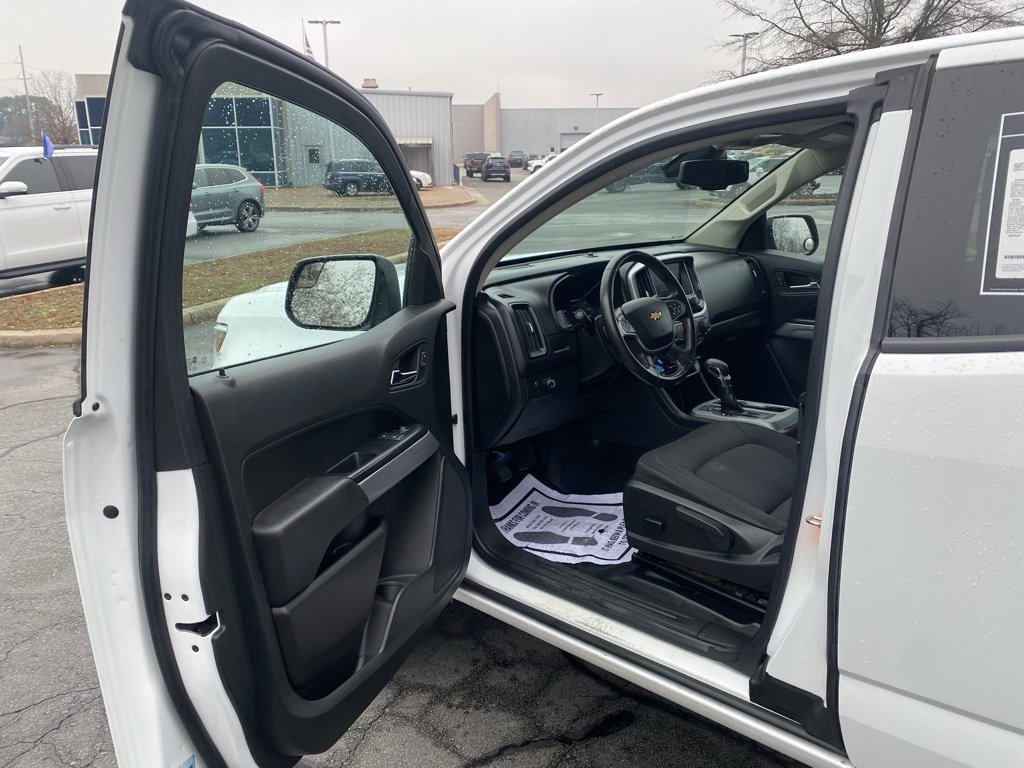 Used 2022 Chevrolet Colorado LT w/ Fleet Safety Package image 10