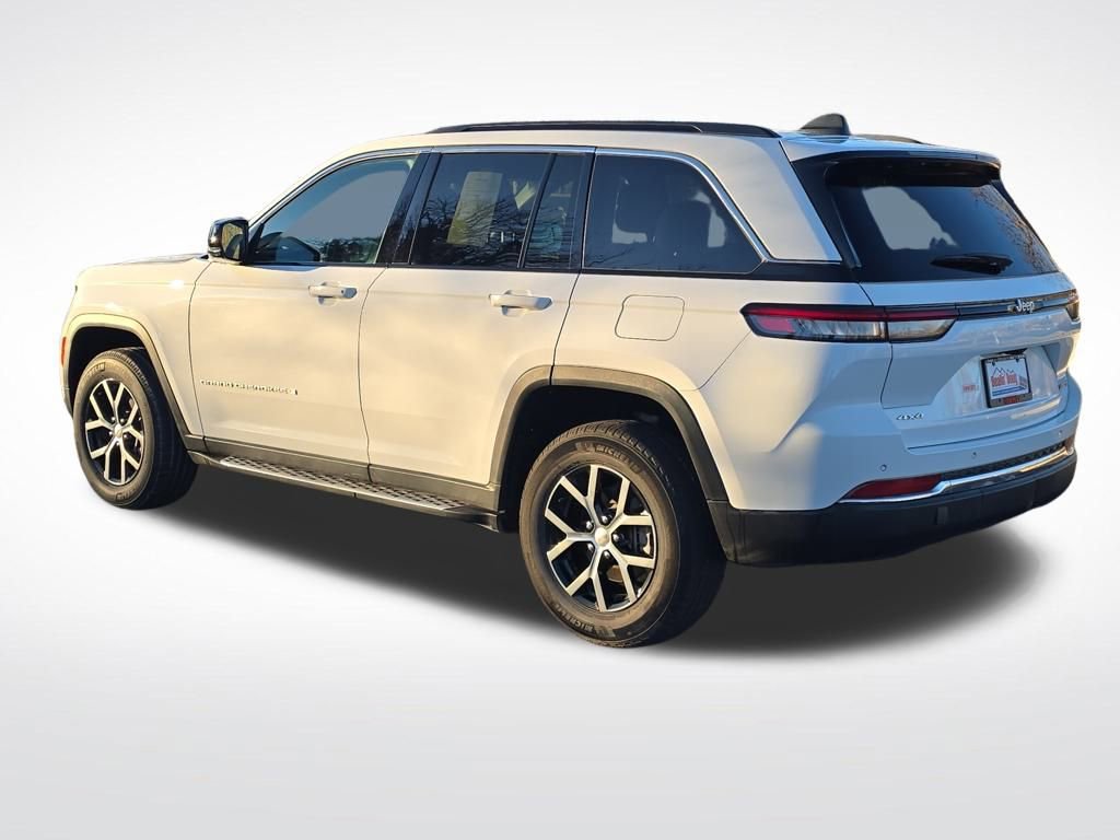 Used 2025 Jeep Grand Cherokee Limited w/ Trailer Tow Package image 3