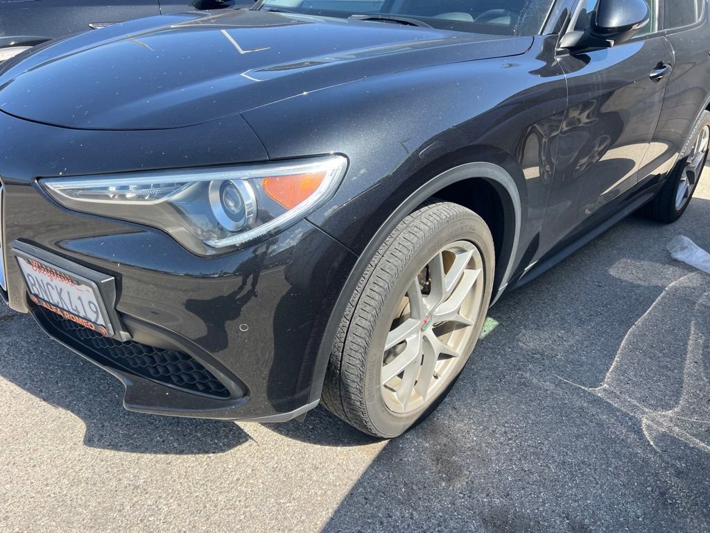Used 2019 Alfa Romeo Stelvio Sport w/ Quick Order Package 22K Sport RWD image 8