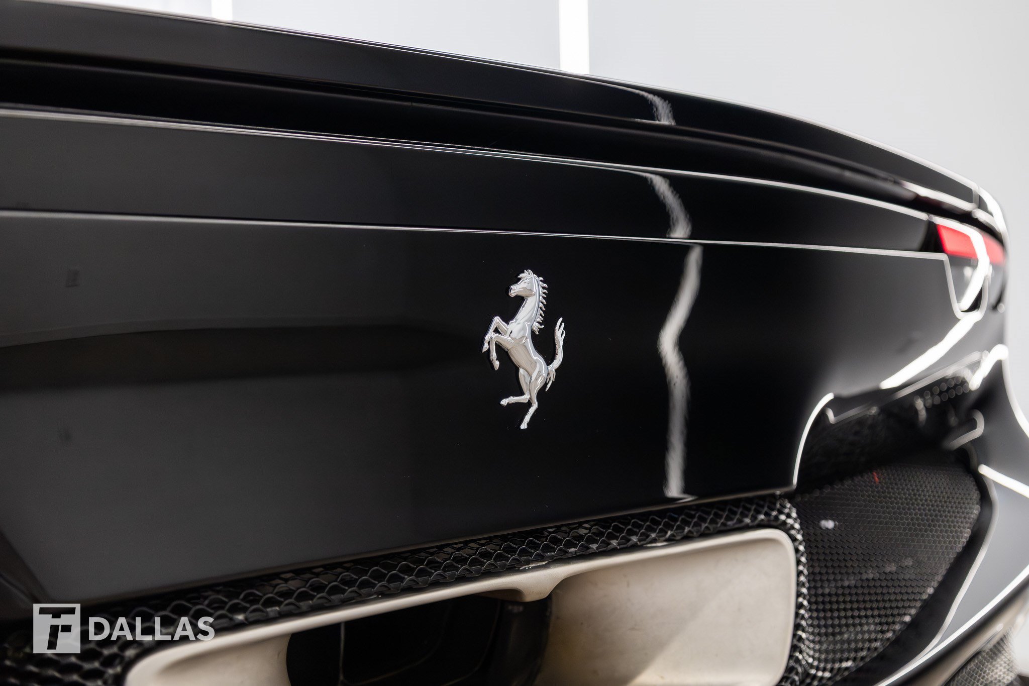 Used 2023 Ferrari 296 GTS RWD image 12