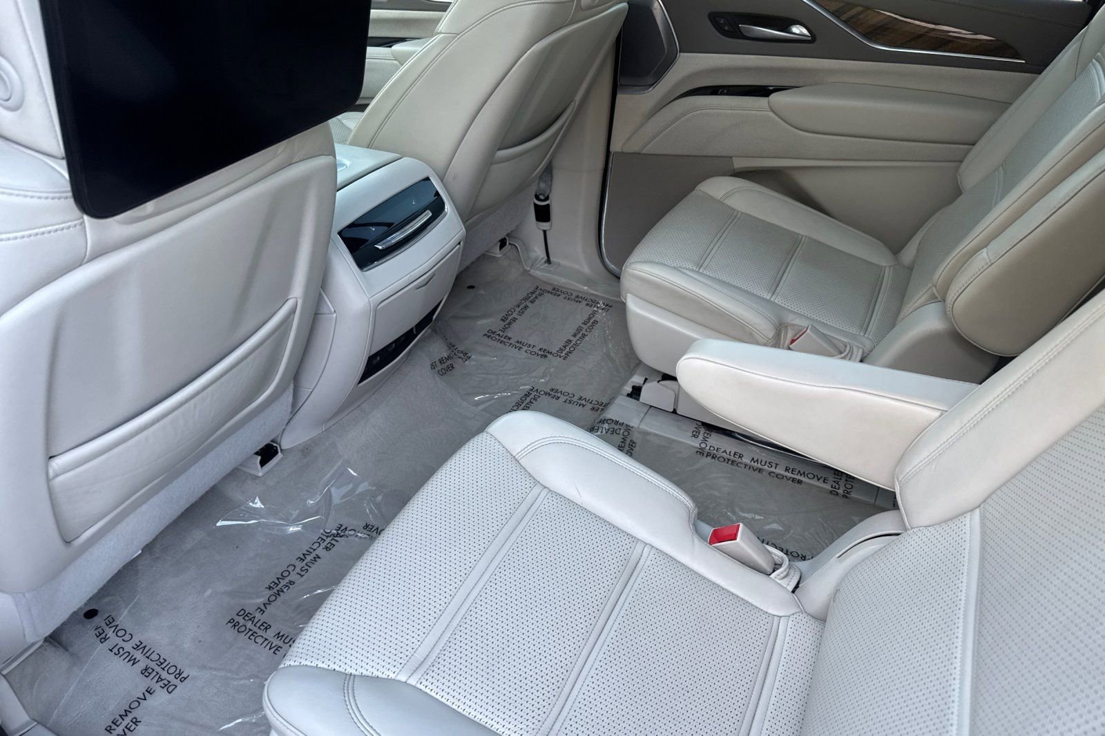 Used 2022 Cadillac Escalade ESV Sport Platinum w/ Heavy-Duty Trailer Package image 12