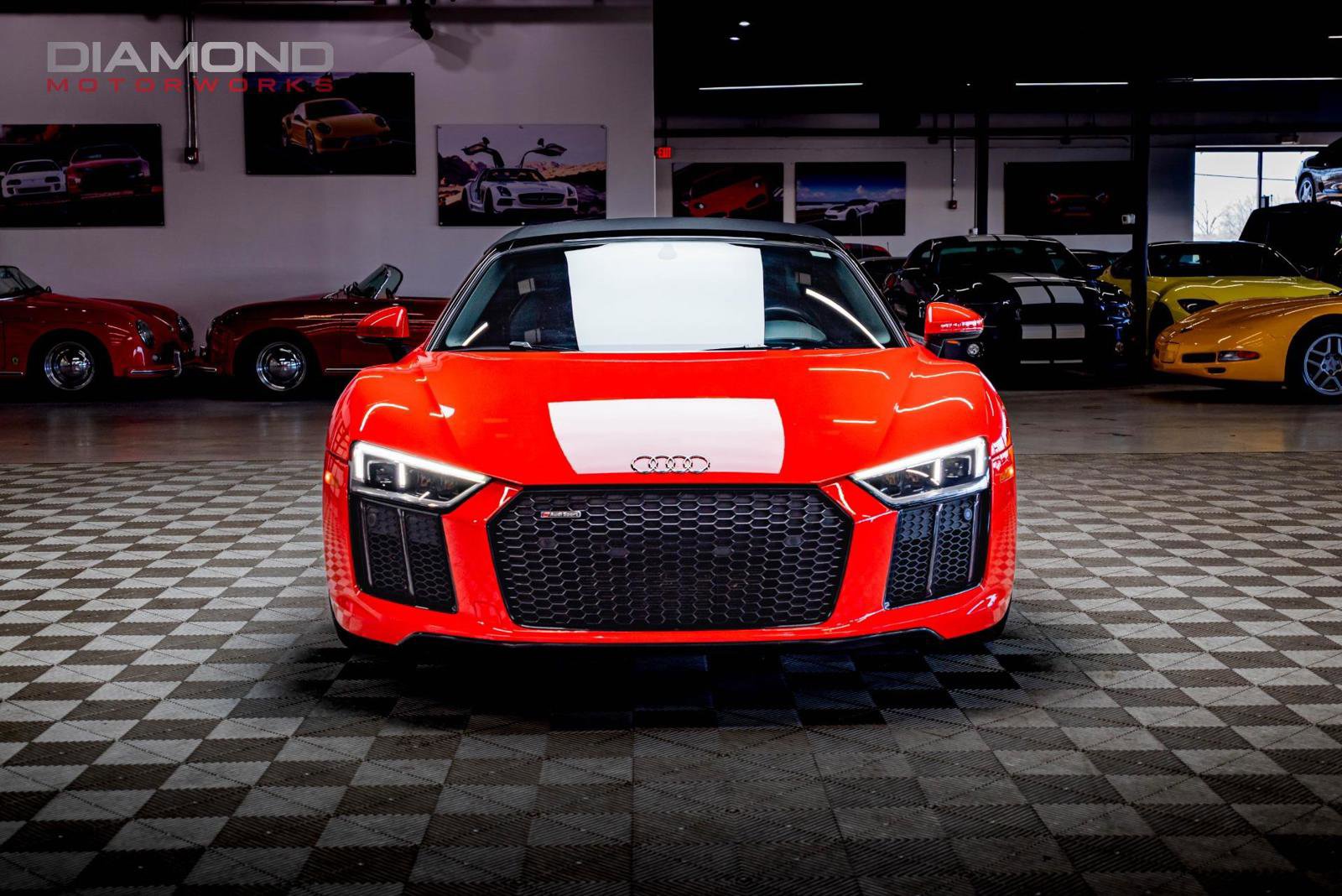 Used 2018 Audi R8 V10 w/ Carbon Exterior Package image 33