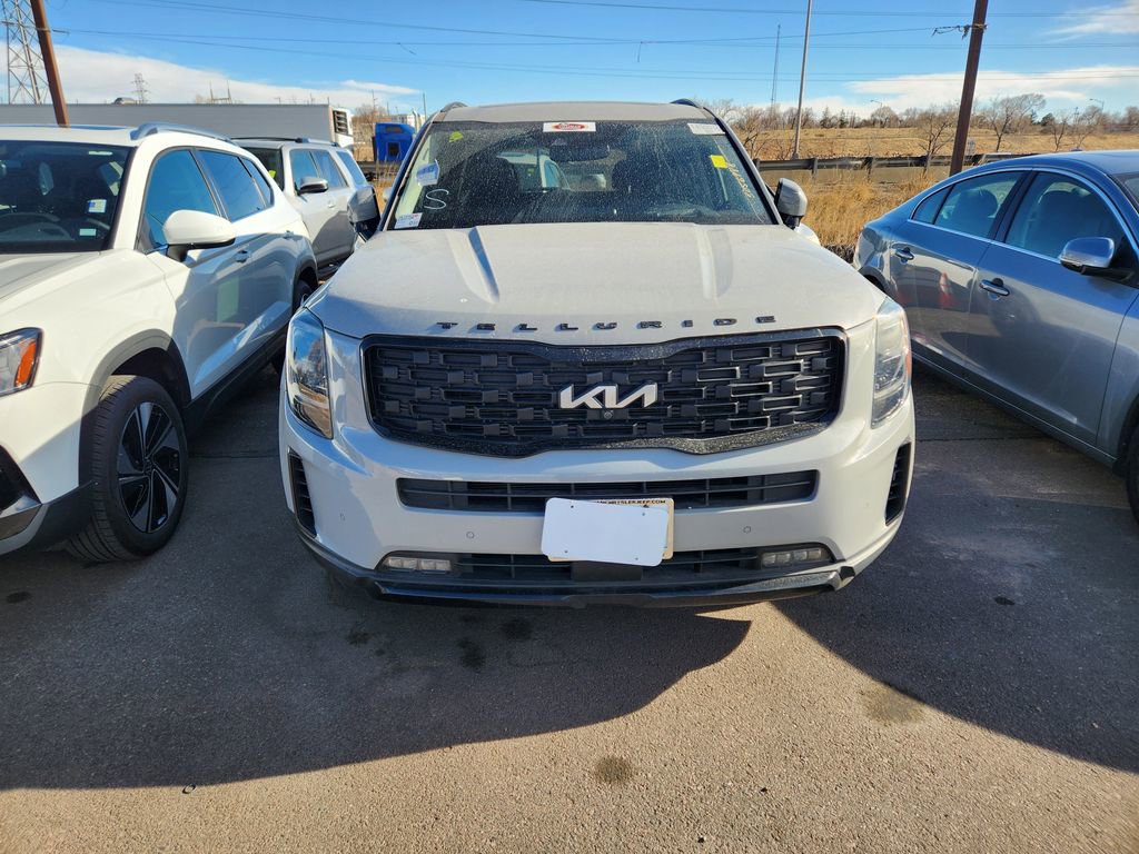 Used 2022 Kia Telluride SX w/ SX Prestige Package image 2