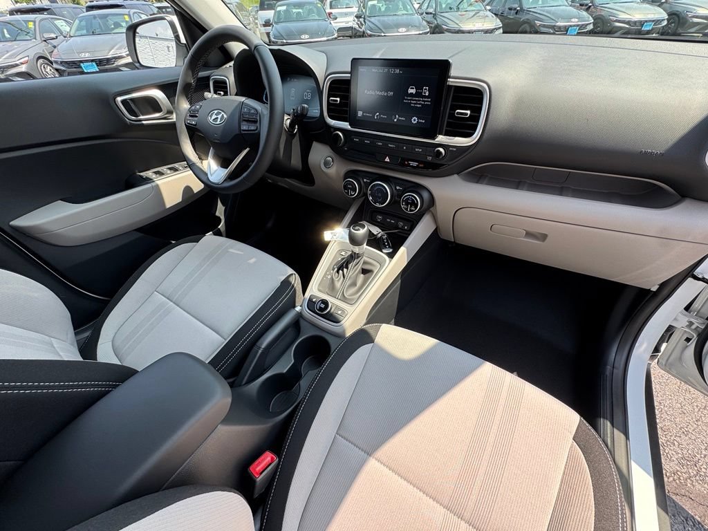 Certified 2026 Hyundai Venue SEL FWD image 27