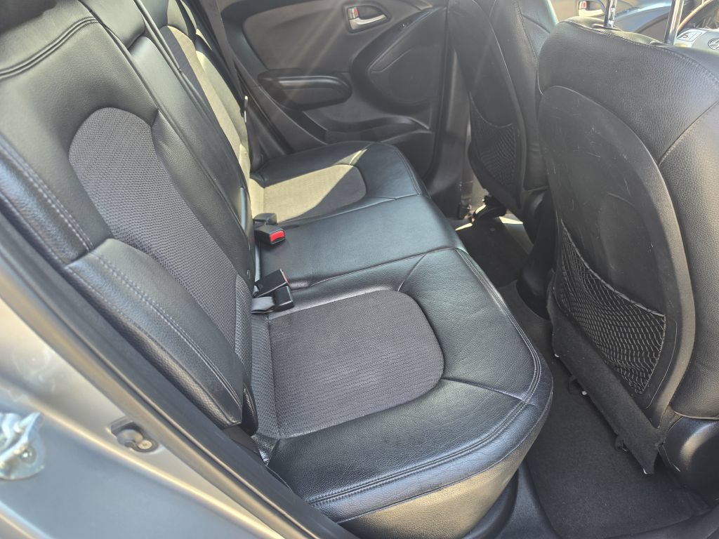 Used 2010 Hyundai Tucson GLS w/ Popular Equipment Pkg 2 FWD image 21