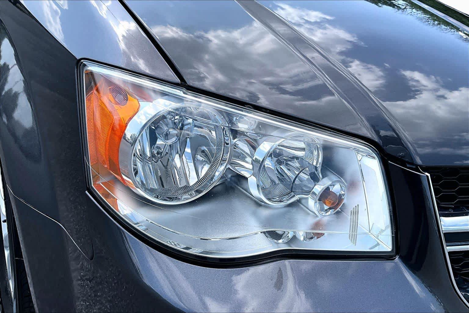Used 2019 Dodge Grand Caravan SXT FWD image 27